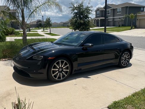 Used 2023 Porsche Taycan RWD image 1