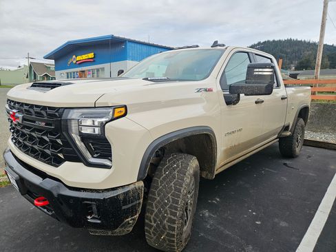 Used 2026 Chevrolet Silverado 2500 ZR2 image 10