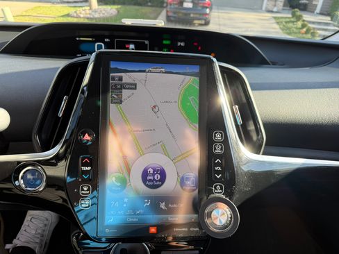 Used 2020 Toyota Prius Prime Limited image 11