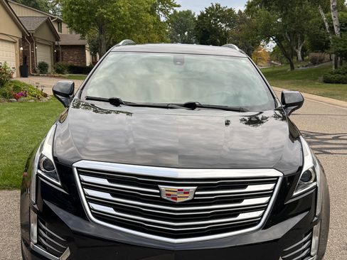 Used 2019 Cadillac XT5 AWD image 2