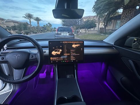 Used 2020 Tesla Model Y Long Range image 13