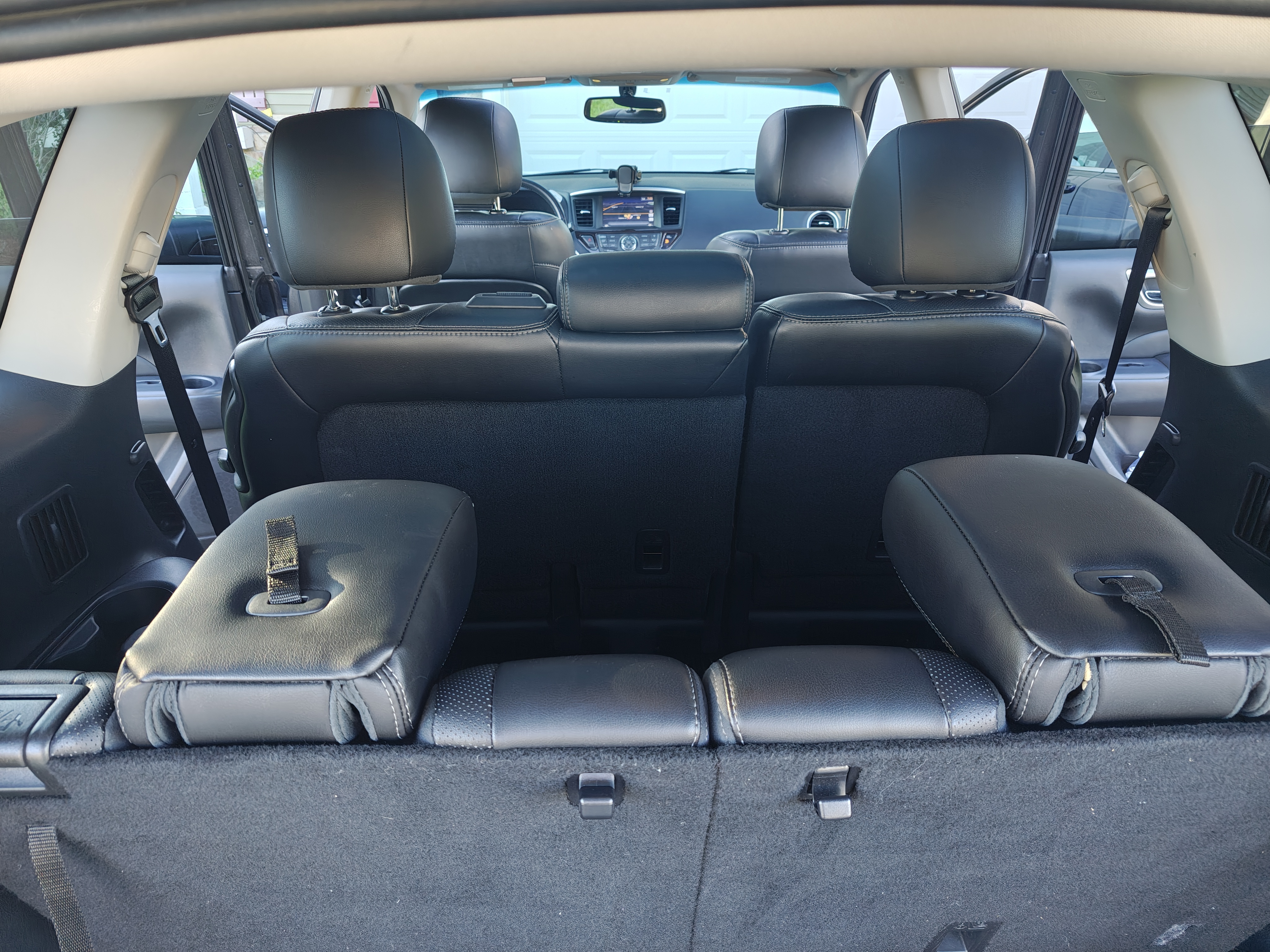 Used 2015 Nissan Pathfinder Platinum AWD/4WD image 25