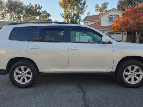 Used 2012 Toyota Highlander SE image 8