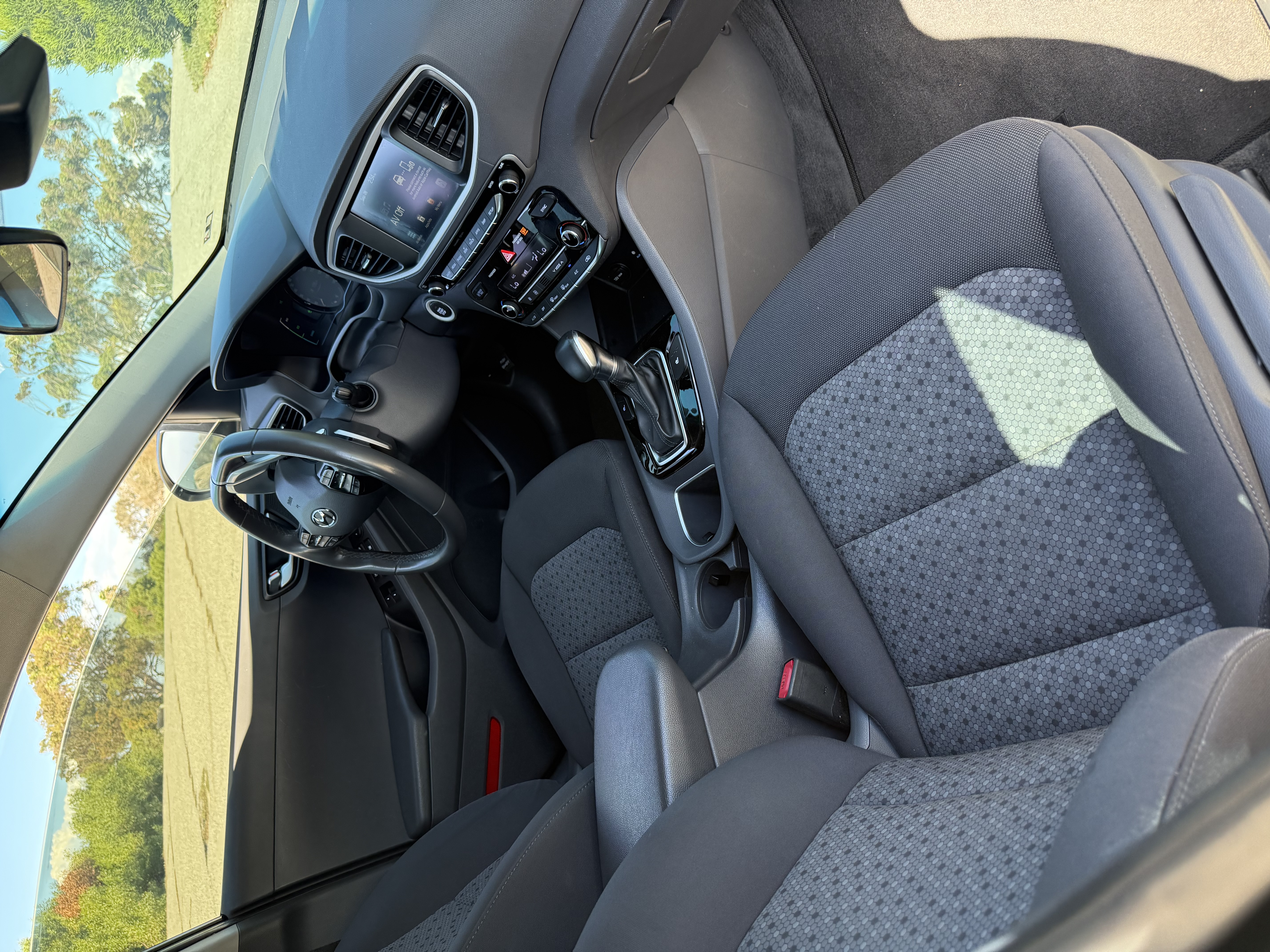 Used 2019 Hyundai Ioniq SEL FWD image 9