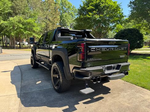 Used 2020 Chevrolet Silverado 1500 LT Trail Boss image 8