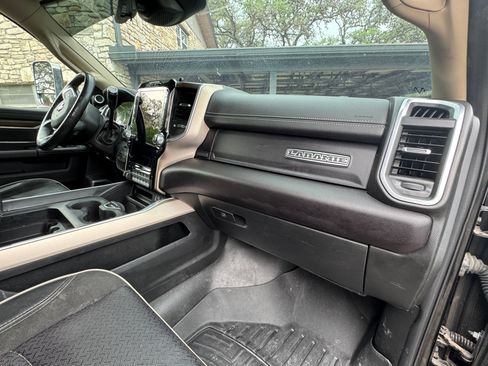 Used 2022 RAM 5500 Laramie AWD/4WD image 4