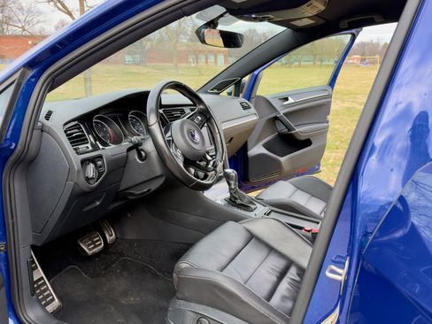 Used 2017 Volkswagen Golf 4-Door image 14