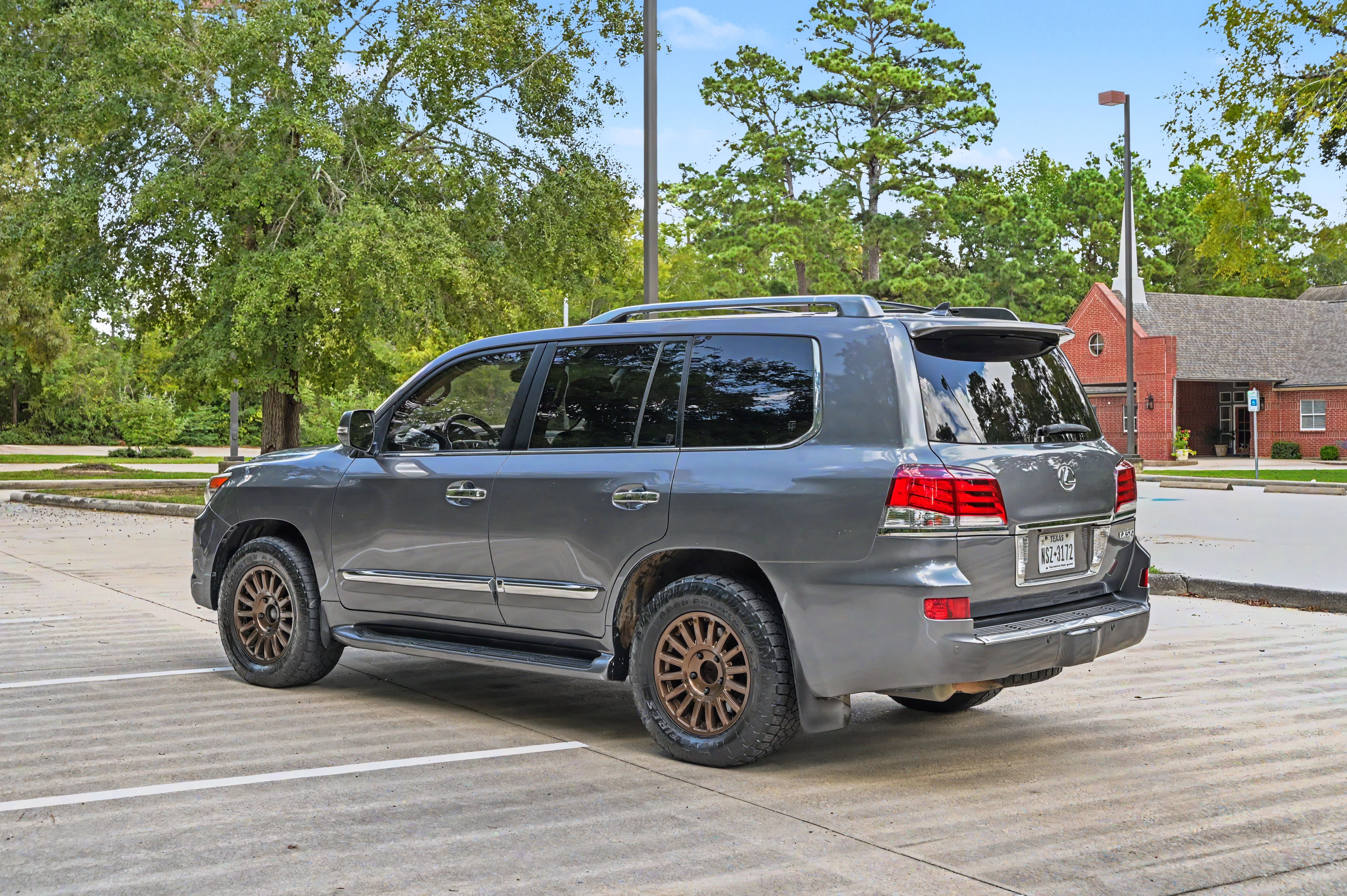 Used 2014 Lexus LX 570 4WD image 10