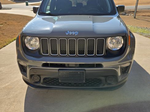 Used 2022 Jeep Renegade Sport w/ Sport Appearance Group image 2