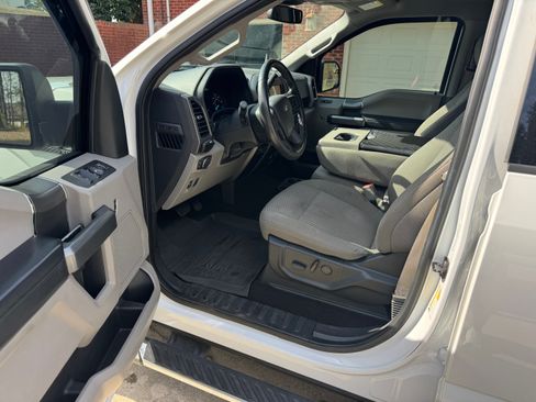 Used 2019 Ford F150 XLT w/ Equipment Group 302A Luxury image 10