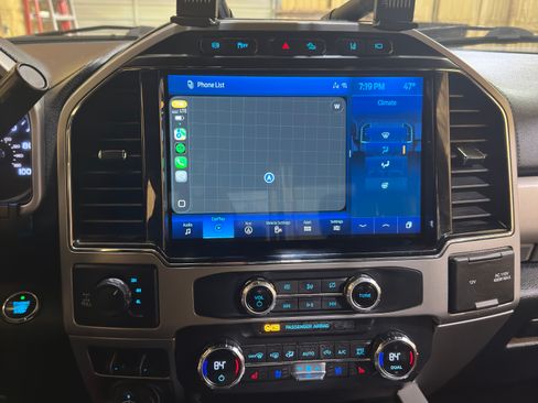 Used 2022 Ford F250 Lariat w/ Tremor Off-Road Package image 12