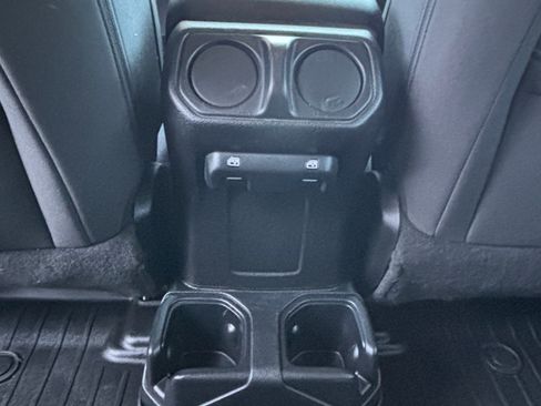 Used 2018 Jeep Wrangler Unlimited Sport S AWD/4WD image 12