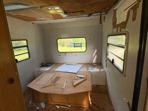 Used 1996 Ford E-350 and Econoline 350 RWD image 8