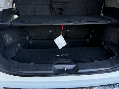 Used 2016 Nissan Rogue S image 19