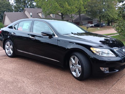 Used 2011 Lexus LS 460 image 1