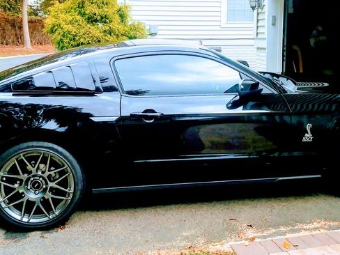 Used 2012 Ford Mustang Shelby GT500 w/ SVT Performance Pkg image 5