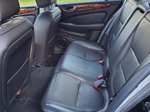 Used 2008 Jaguar XJ8 image 14
