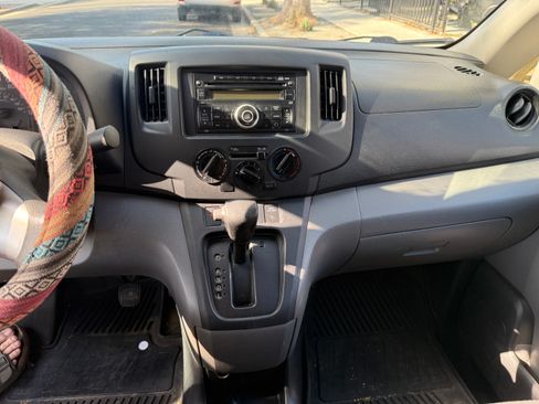Used 2017 Nissan NV200 S FWD image 8