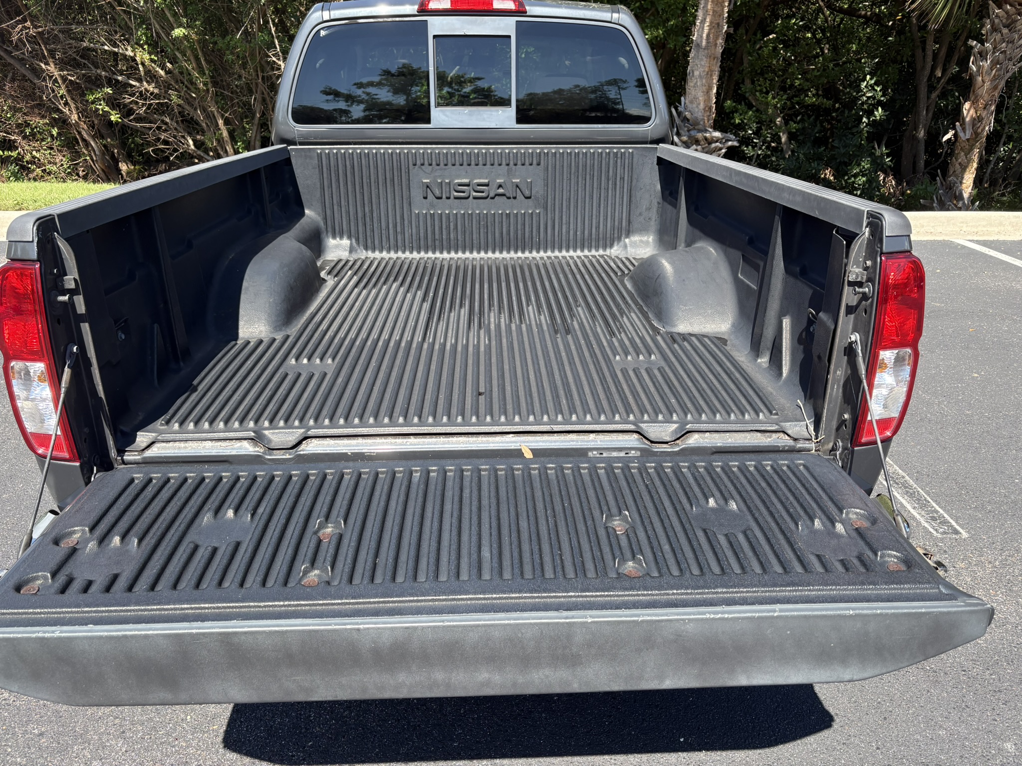 Used 2013 Nissan Frontier SV RWD image 10