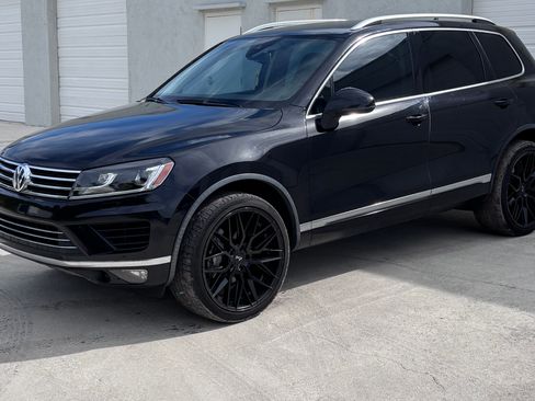 Used 2016 Volkswagen Touareg Sport AWD/4WD image 10