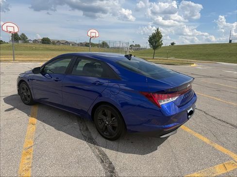 Used 2022 Hyundai Elantra Blue w/ Cargo Package FWD image 4