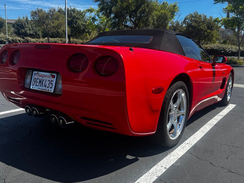 Used 2002 Chevrolet Corvette Convertible w/ Preferred Equipment Group2 RWD image 2