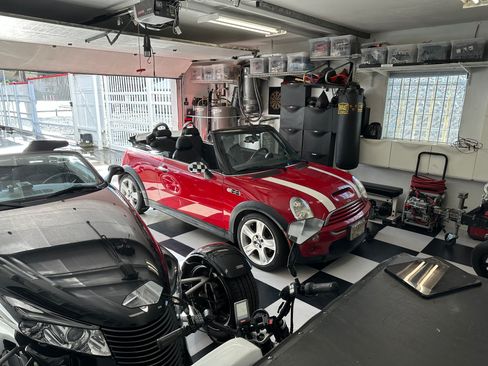 Used 2005 MINI Cooper S image 1