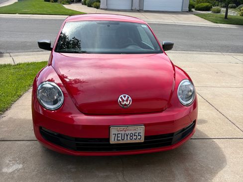 Used 2014 Volkswagen Beetle 1.8T FWD image 2