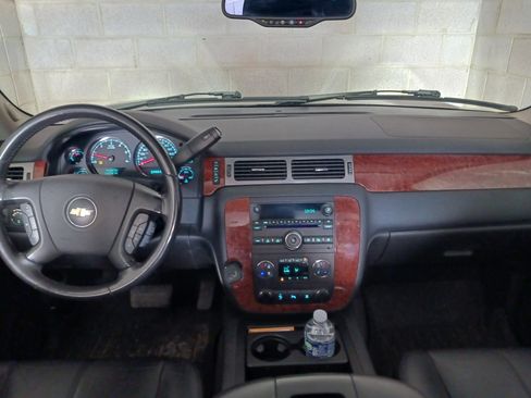 Used 2008 Chevrolet Suburban LT w/ LT Preferred Equipment Group image 13