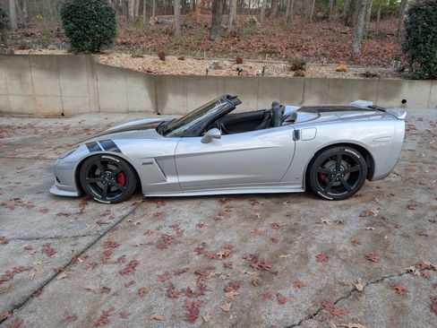 Used 2009 Chevrolet Corvette Convertible w/ Preferred Equipment Group image 18