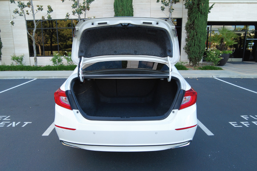 Used 2019 Honda Accord Touring image 4