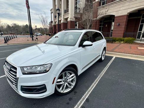 Used 2018 Audi Q7 3.0T Prestige w/ Prestige Package image 1