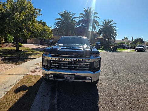 Used 2020 Chevrolet Silverado 2500 LTZ w/ LTZ Plus Package image 4
