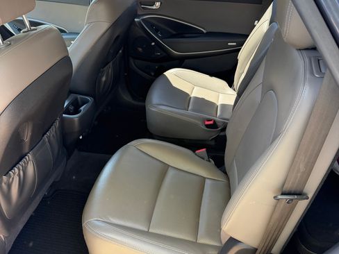 Used 2019 Hyundai Santa Fe XL FWD image 13