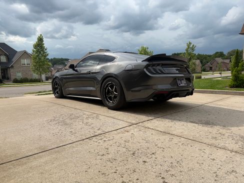 Used 2019 Ford Mustang GT w/ Black Accent Package RWD image 12