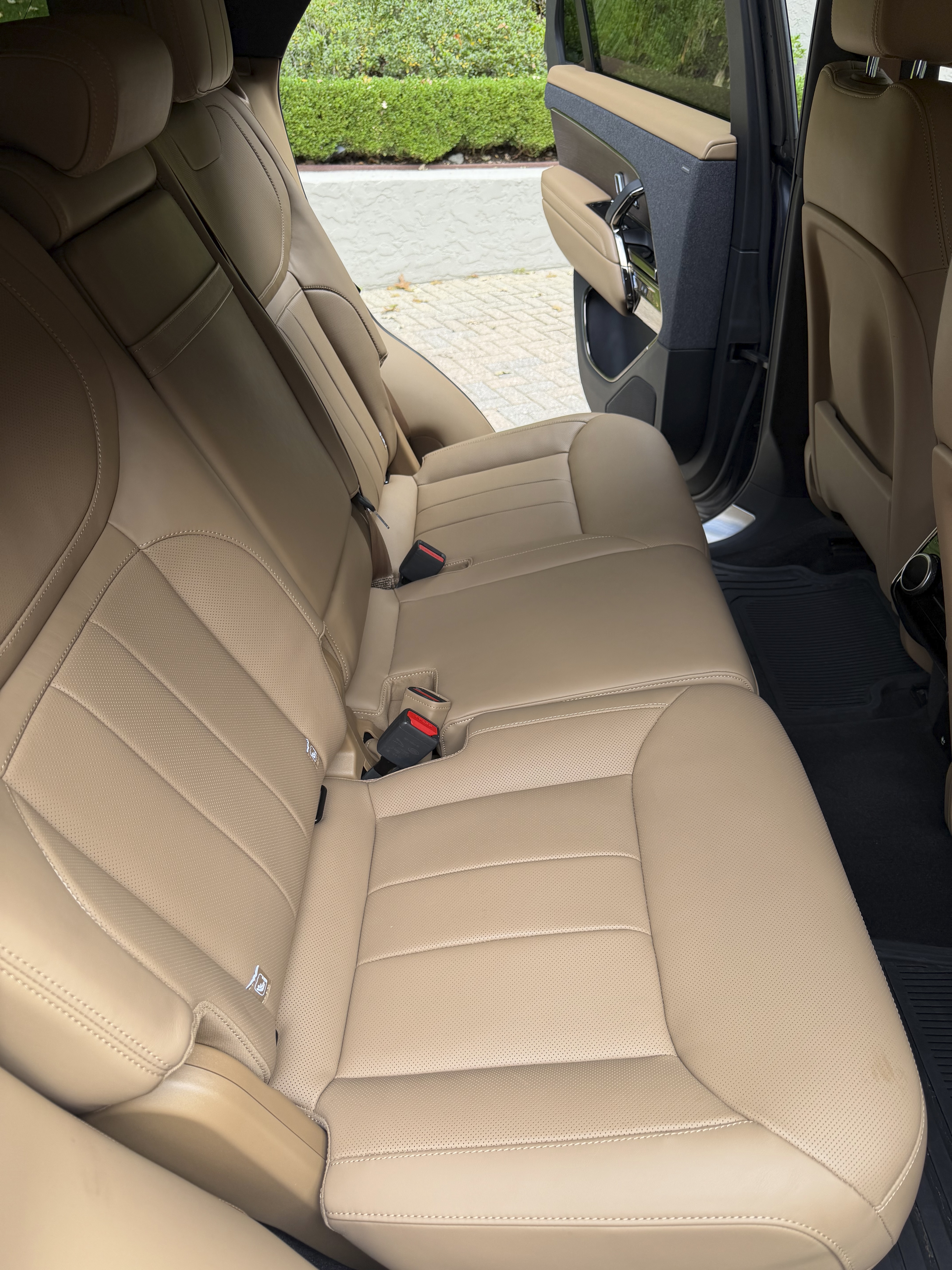 Used 2024 Land Rover Range Rover Sport SE AWD/4WD image 15