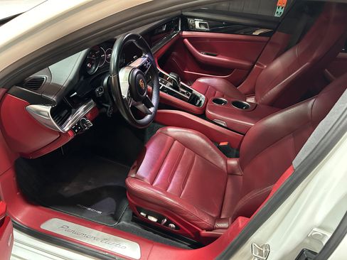 Used 2017 Porsche Panamera Turbo image 23