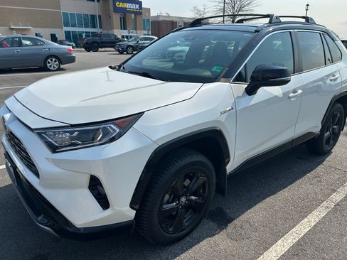 Used 2020 Toyota RAV4 XSE w/ All Weather Liner Package image 5