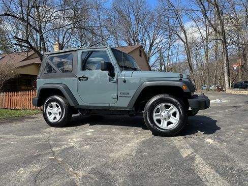 Used 2015 Jeep Wrangler Sport image 14
