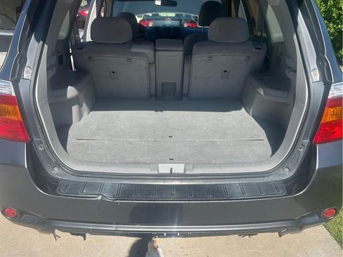 Used 2009 Toyota Highlander 2WD image 2