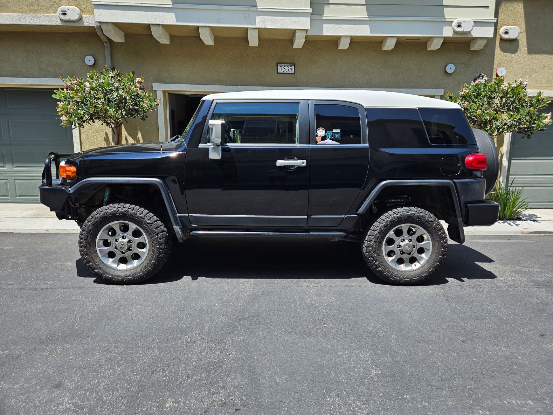 Used 2007 Toyota FJ Cruiser 4WD w/ Upgrade Pkg 2 image 4