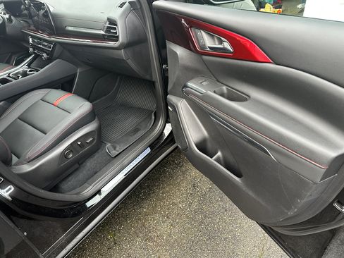 Used 2024 Chevrolet Traverse RS image 13