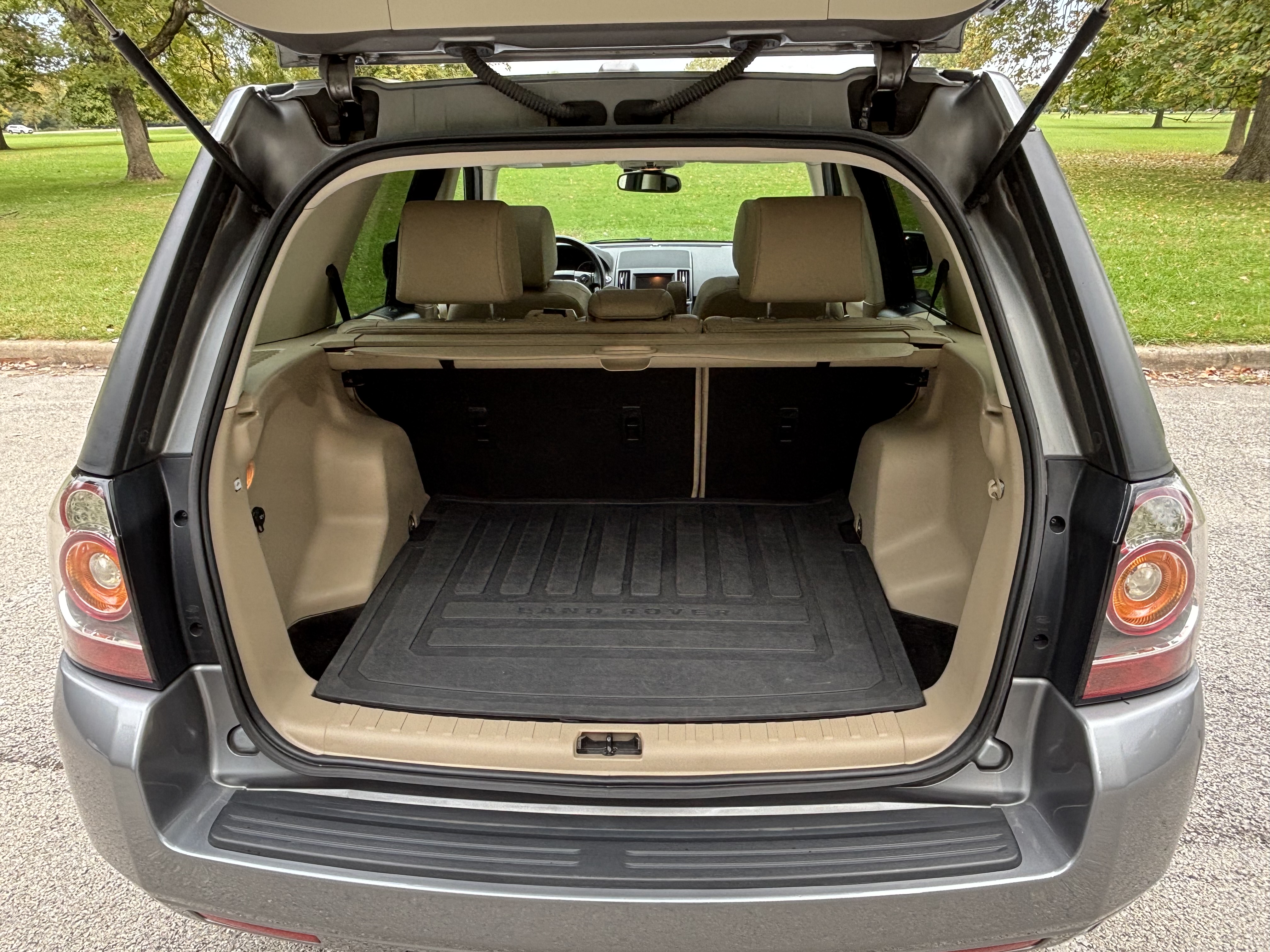Used 2015 Land Rover LR2 HSE AWD/4WD image 15