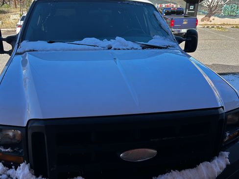 Used 2005 Ford F350 XL image 2