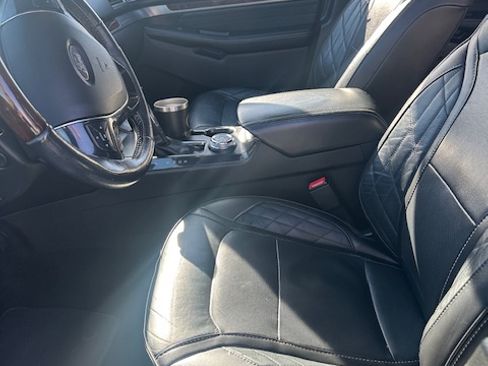 Used 2019 Ford Explorer Platinum image 8