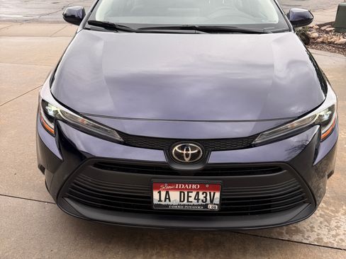 Used 2025 Toyota Corolla LE FWD image 2