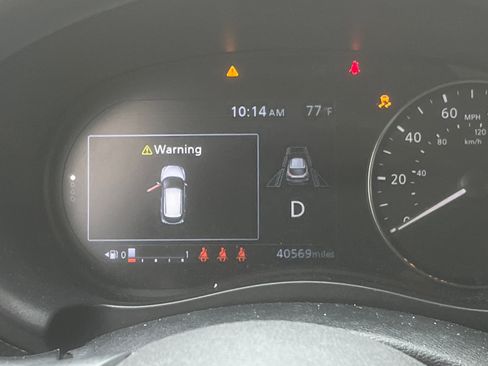 Used 2024 Nissan Kicks SV FWD image 15