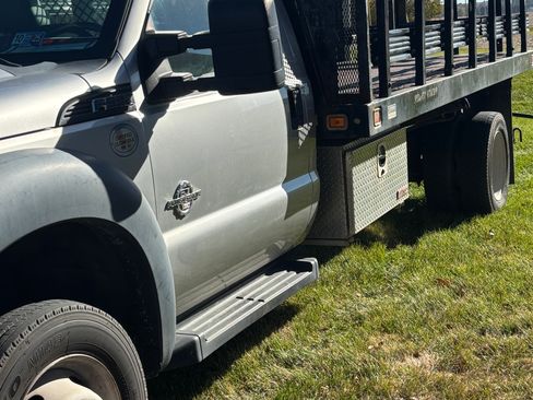 Used 2016 Ford F550 2WD Regular Cab Super Duty image 1