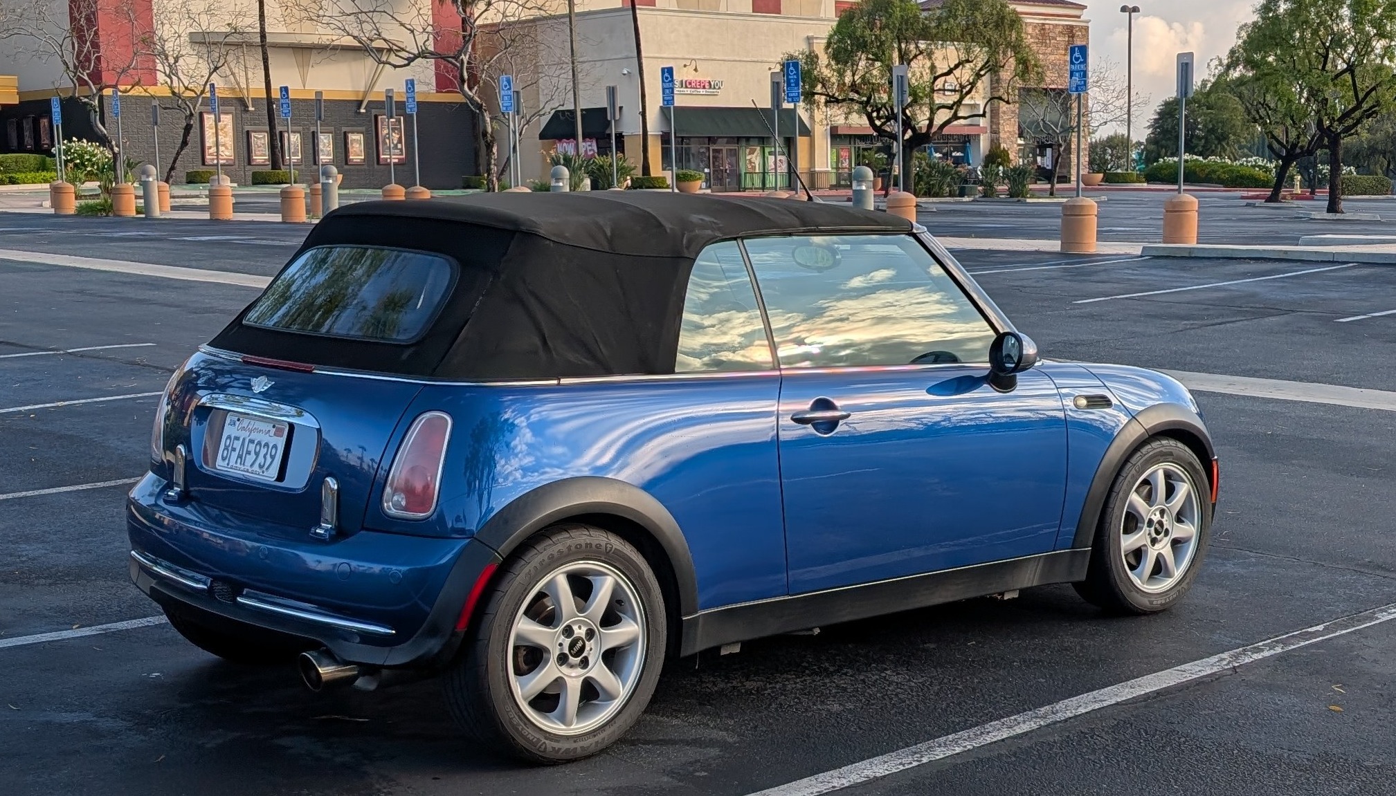 Used 2007 MINI Cooper Convertible FWD image 2