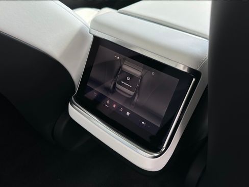 Used 2022 Tesla Model S Plaid AWD/4WD image 10